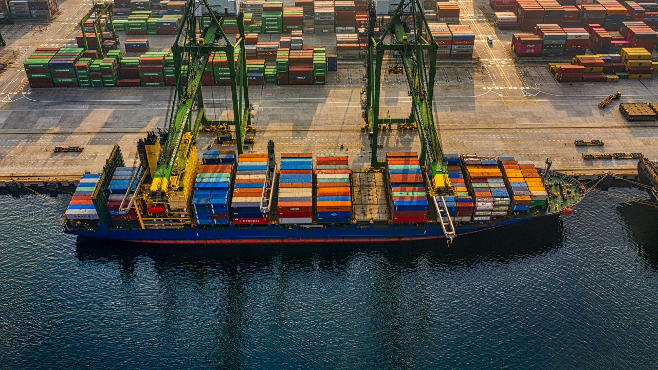 Why Logistics Companies Are Moving to Outsourced Management Models in 2026